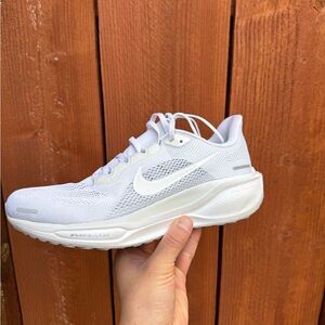 Nike Men’s Air Zoom White Athletic Shoes